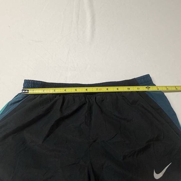 Nike Women’s Dri Fit Black Shorts Size Small - Picture 6 of 7